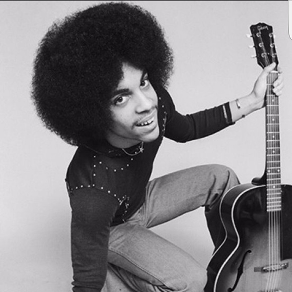 💜Meet your Posh Ambassador, Tee💜 - Picture 3 of 8